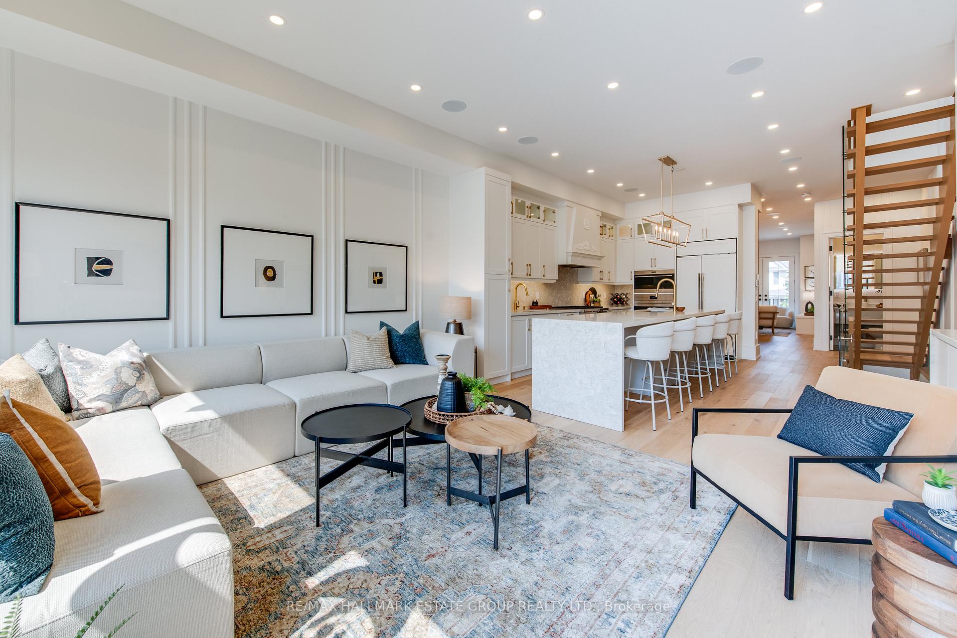 Photo 3 of 44 Waverley Road, Toronto, The Beaches — HOMEH