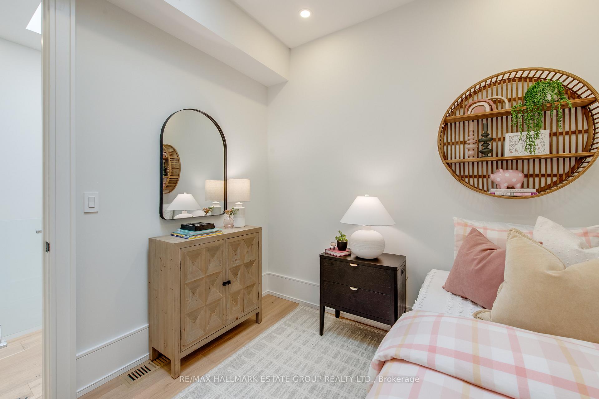Photo 29 of 44 Waverley Road, Toronto, The Beaches — HOMEH