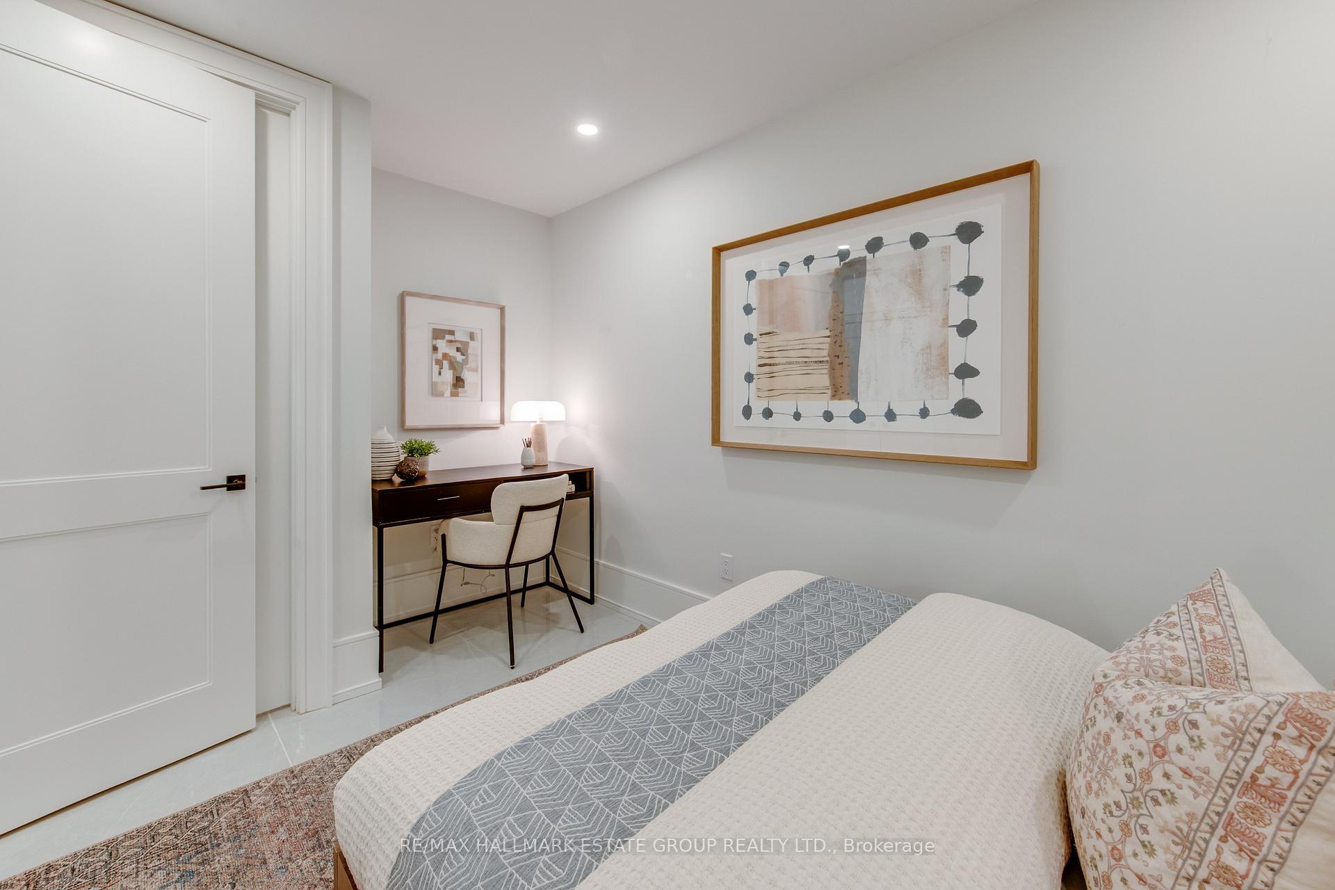 Photo 19 of 44 Waverley Road, Toronto, The Beaches — HOMEH