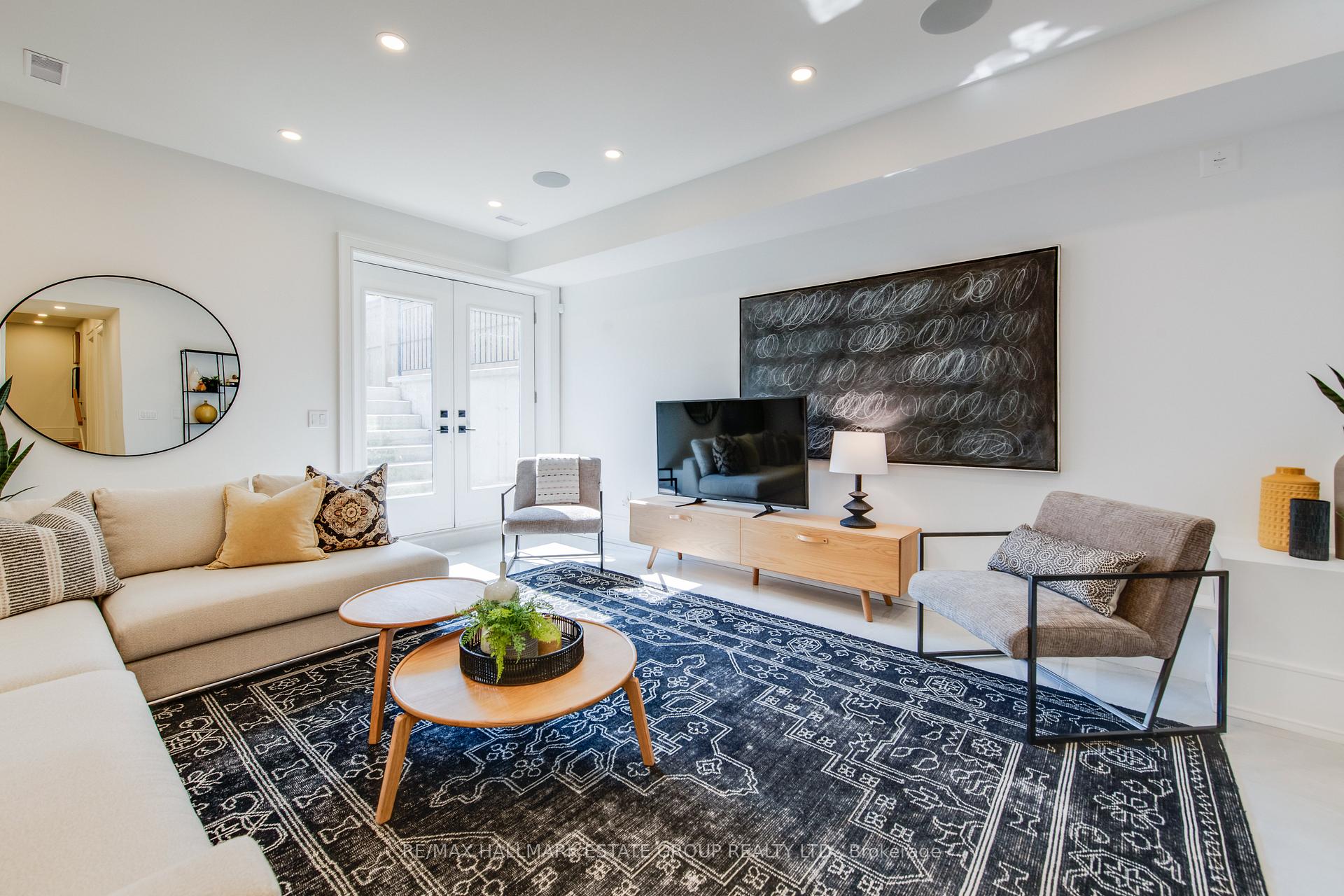 Photo 32 of 44 Waverley Road, Toronto, The Beaches — HOMEH