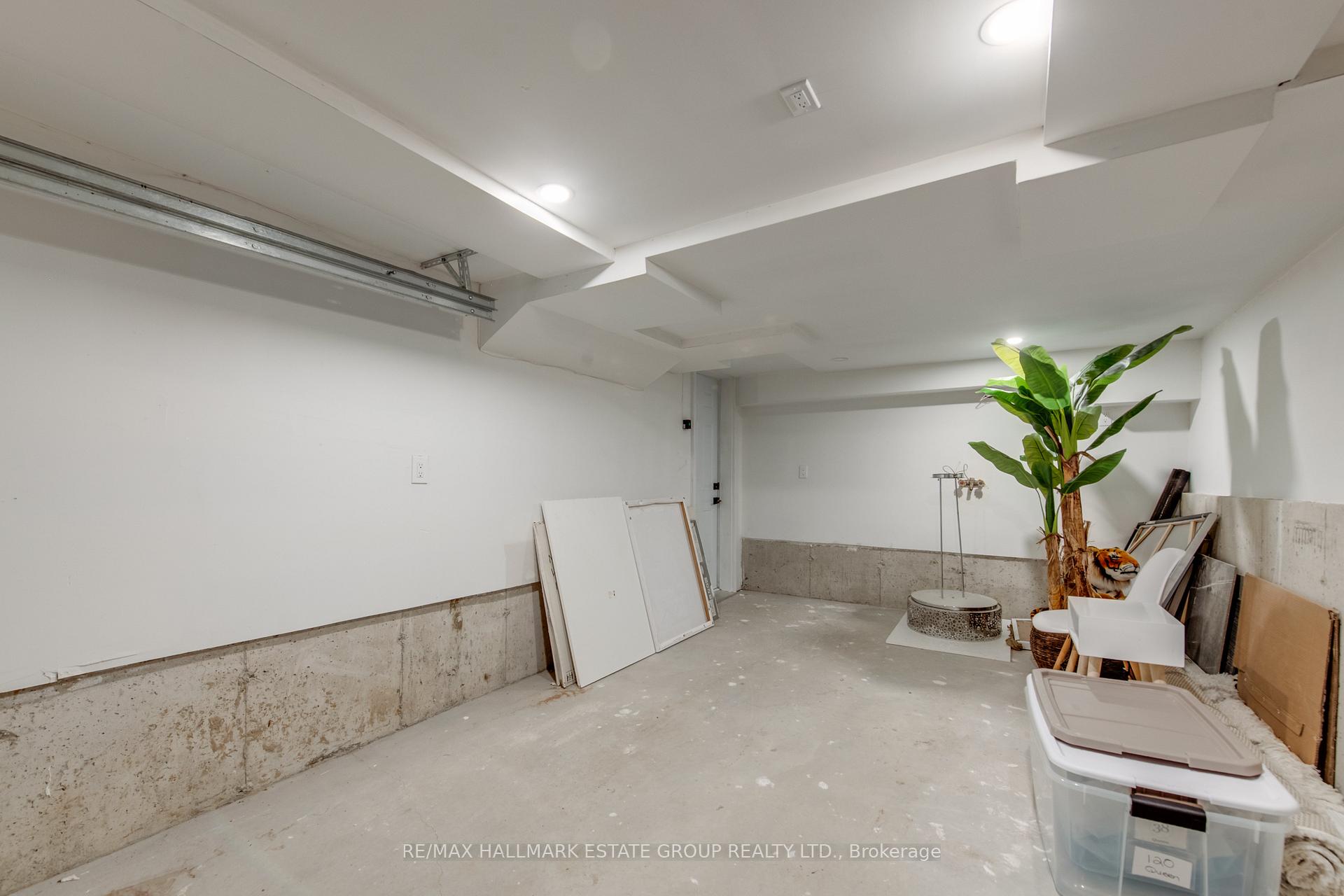 Photo 41 of 44 Waverley Road, Toronto, The Beaches — HOMEH