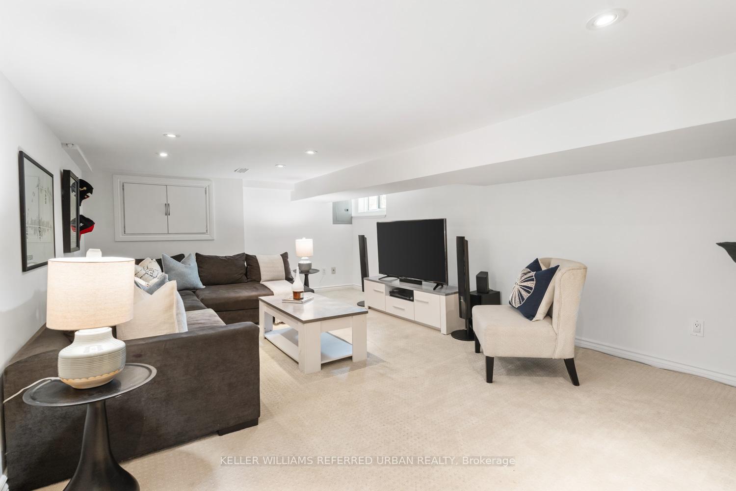 Photo 17 of 231 Lee Avenue, Toronto, The Beaches — HOMEH