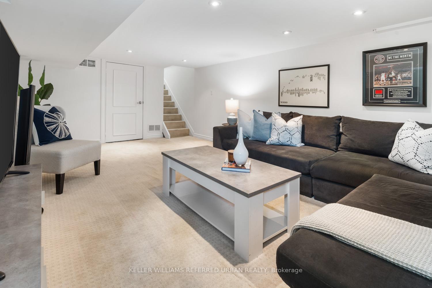 Photo 19 of 231 Lee Avenue, Toronto, The Beaches — HOMEH