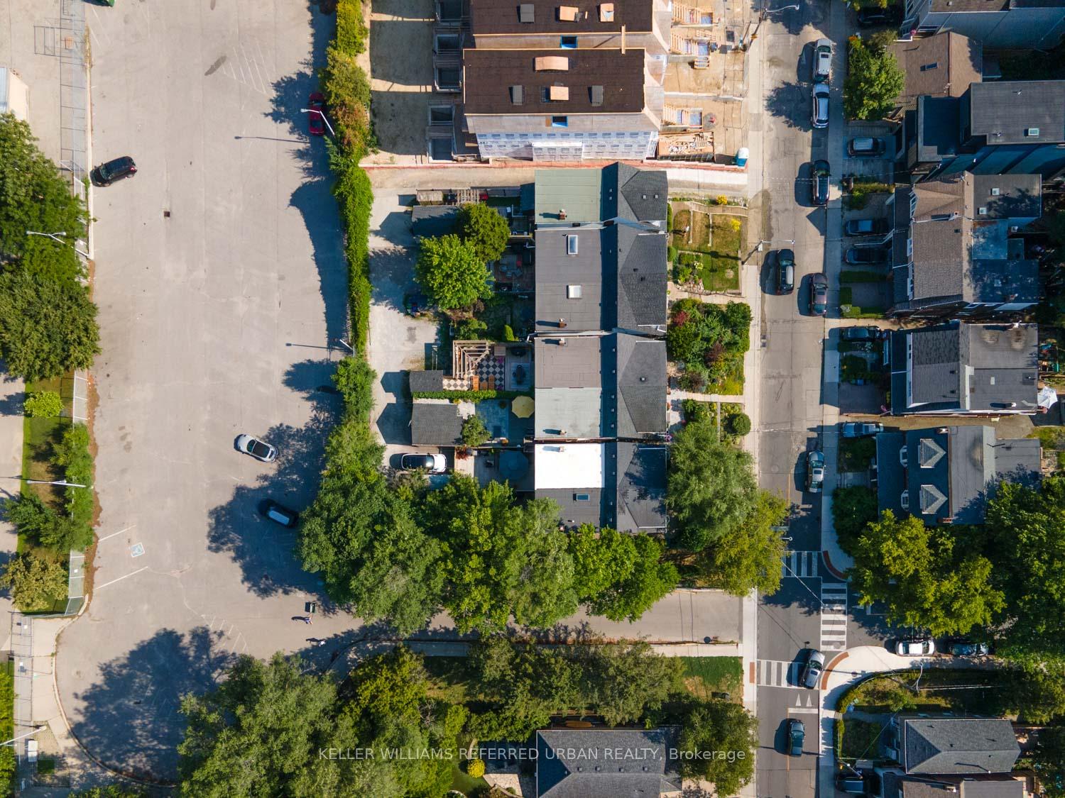 Photo 35 of 231 Lee Avenue, Toronto, The Beaches — HOMEH