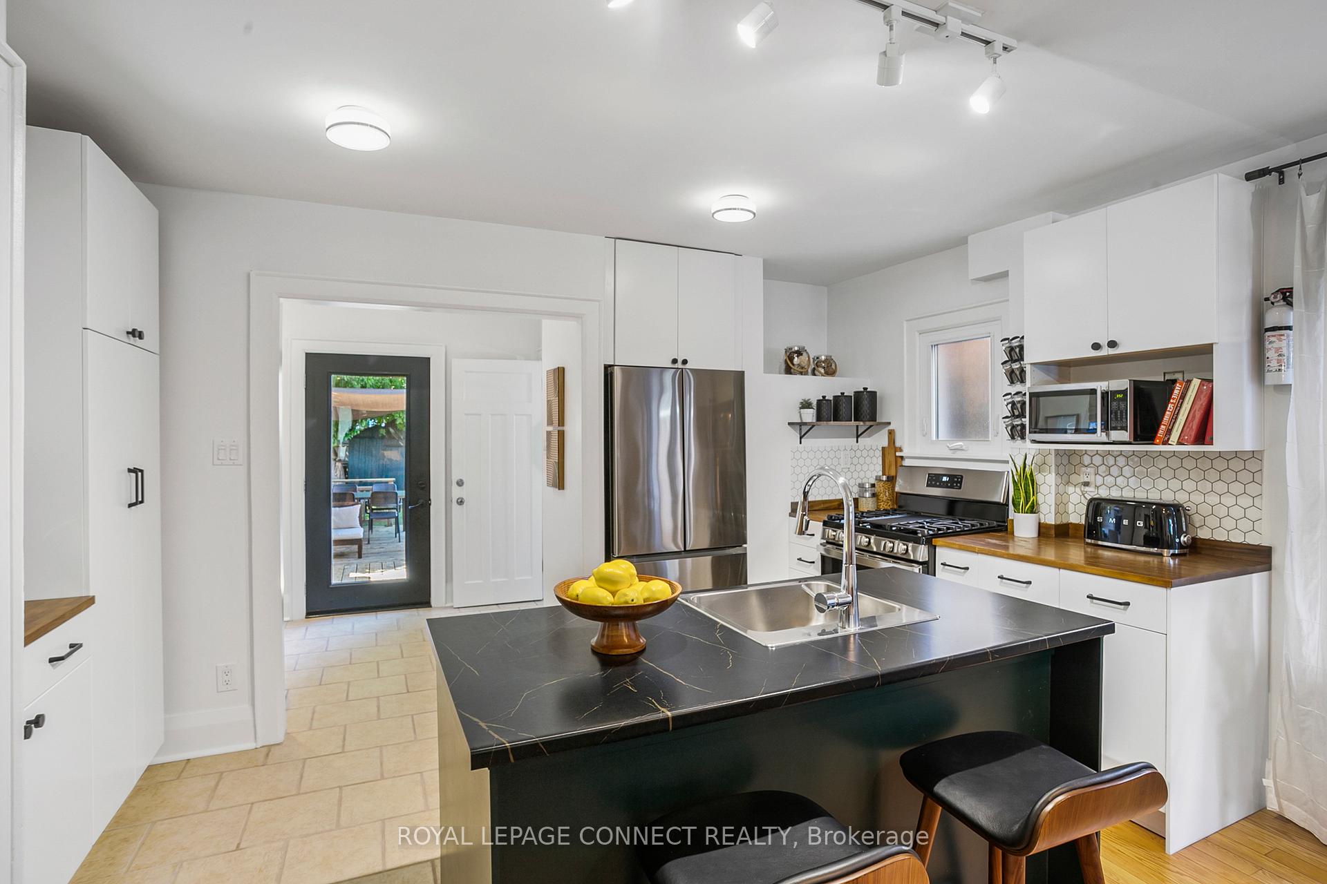 Photo 8 of 216 Westwood Avenue E, Toronto, Danforth Village-East York — HOMEH