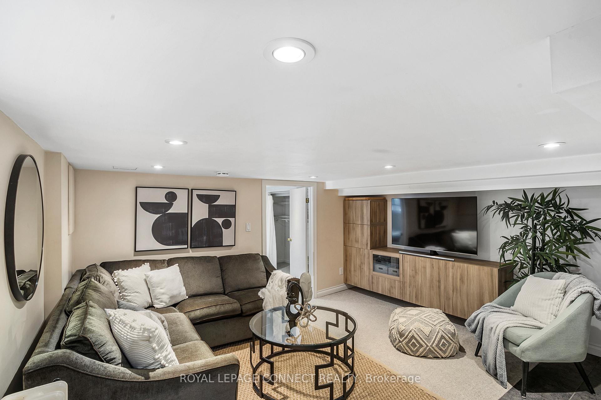 Photo 19 of 216 Westwood Avenue E, Toronto, Danforth Village-East York — HOMEH