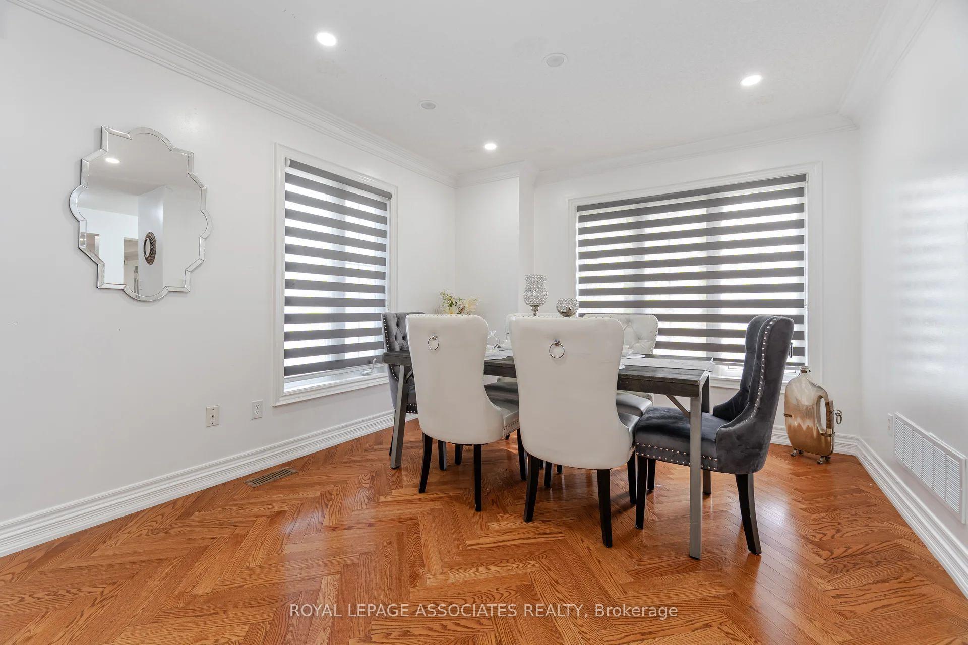 Photo 5 of 2 Howlett Crescent, Ajax, Northeast Ajax — HOMEH