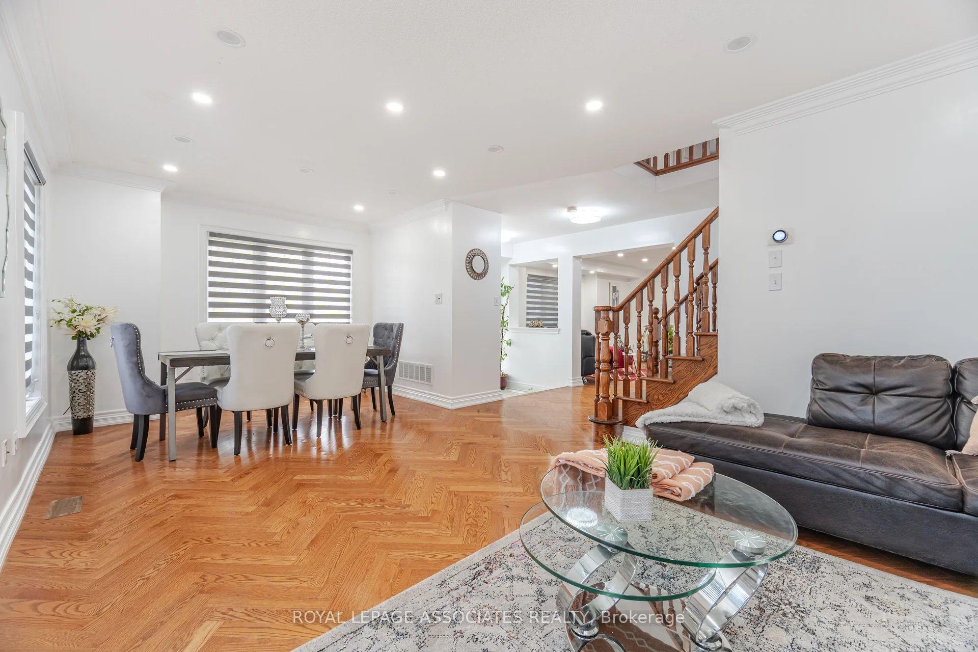 Photo 9 of 2 Howlett Crescent, Ajax, Northeast Ajax — HOMEH