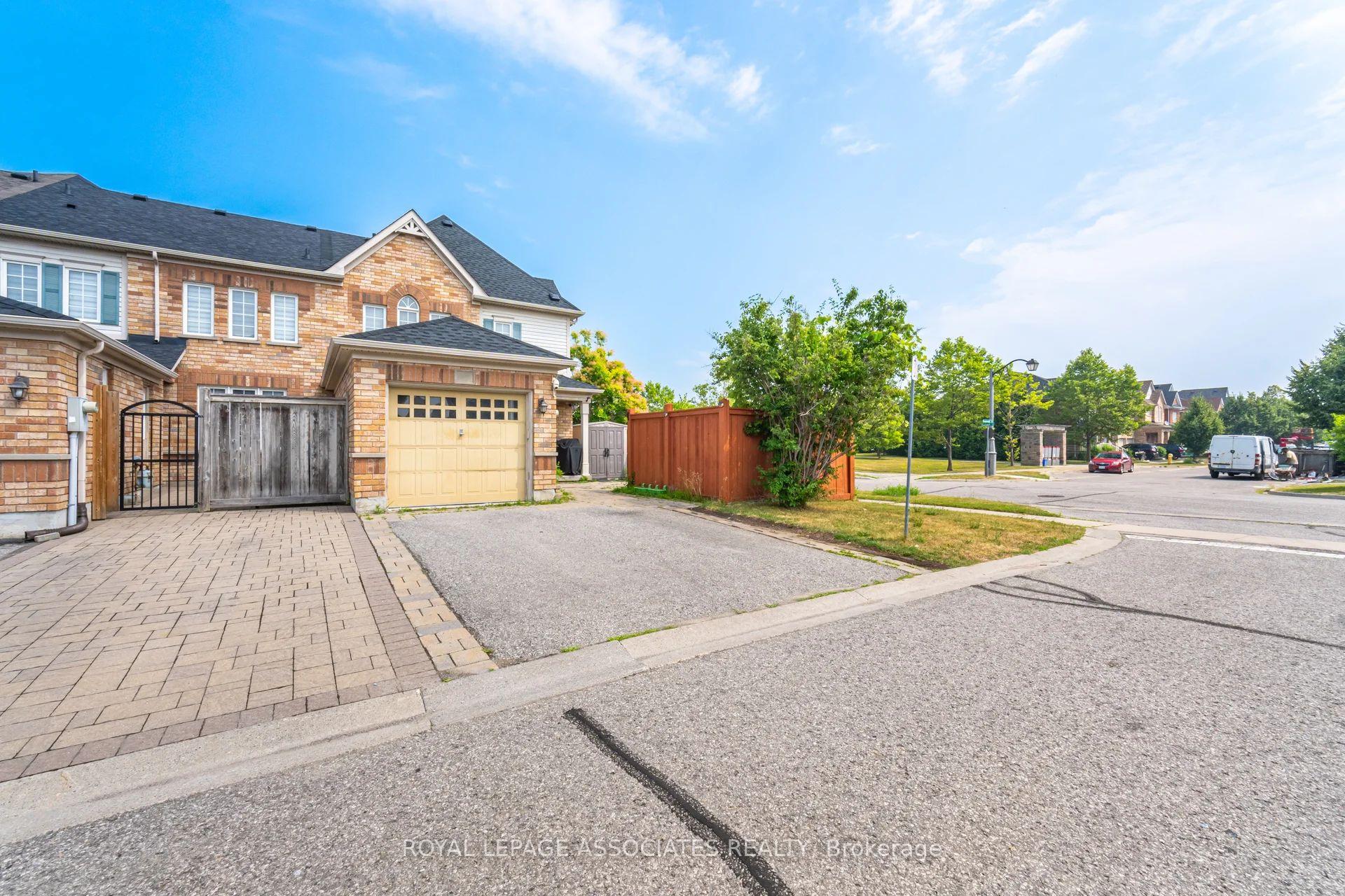 Photo 43 of 2 Howlett Crescent, Ajax, Northeast Ajax — HOMEH