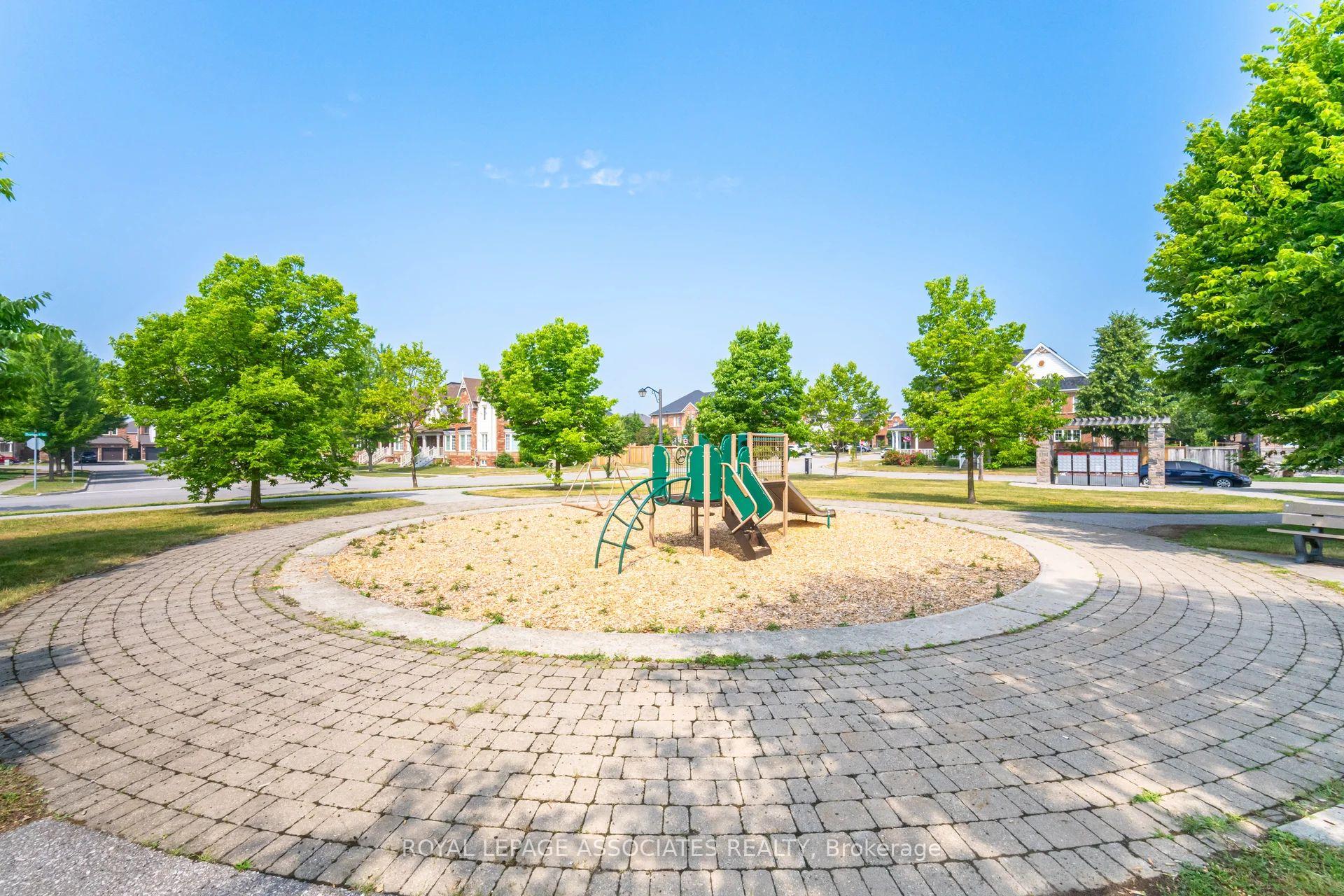 Photo 36 of 2 Howlett Crescent, Ajax, Northeast Ajax — HOMEH