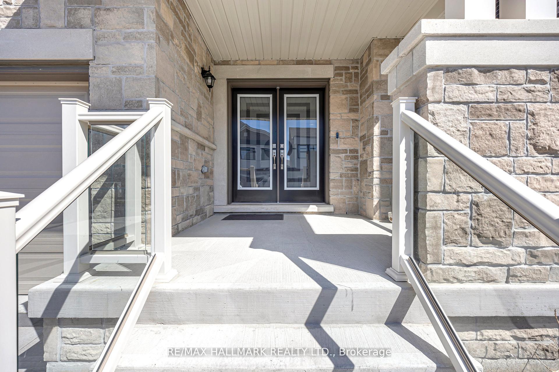 Photo 9 of 28 Huggins Drive, Whitby, Rural Whitby — HOMEH