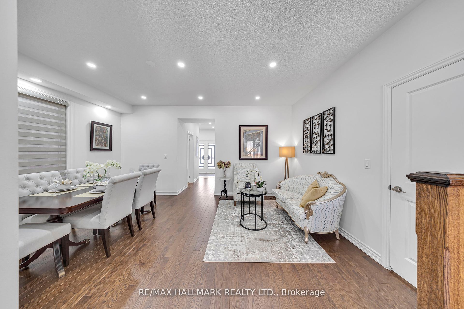 Photo 23 of 28 Huggins Drive, Whitby, Rural Whitby — HOMEH