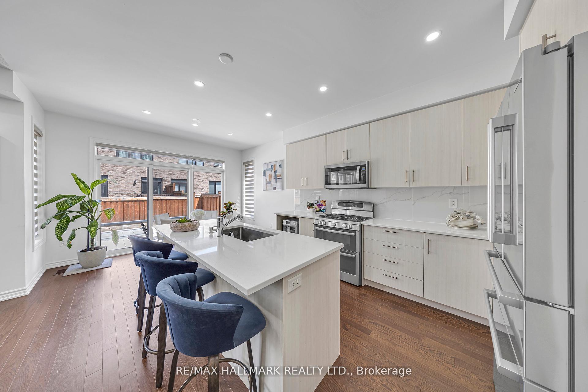 Photo 3 of 28 Huggins Drive, Whitby, Rural Whitby — HOMEH