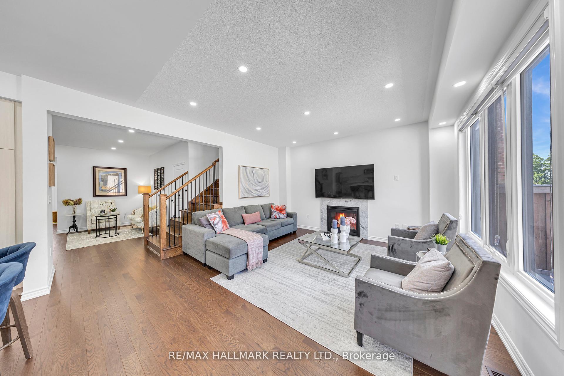 Photo 15 of 28 Huggins Drive, Whitby, Rural Whitby — HOMEH
