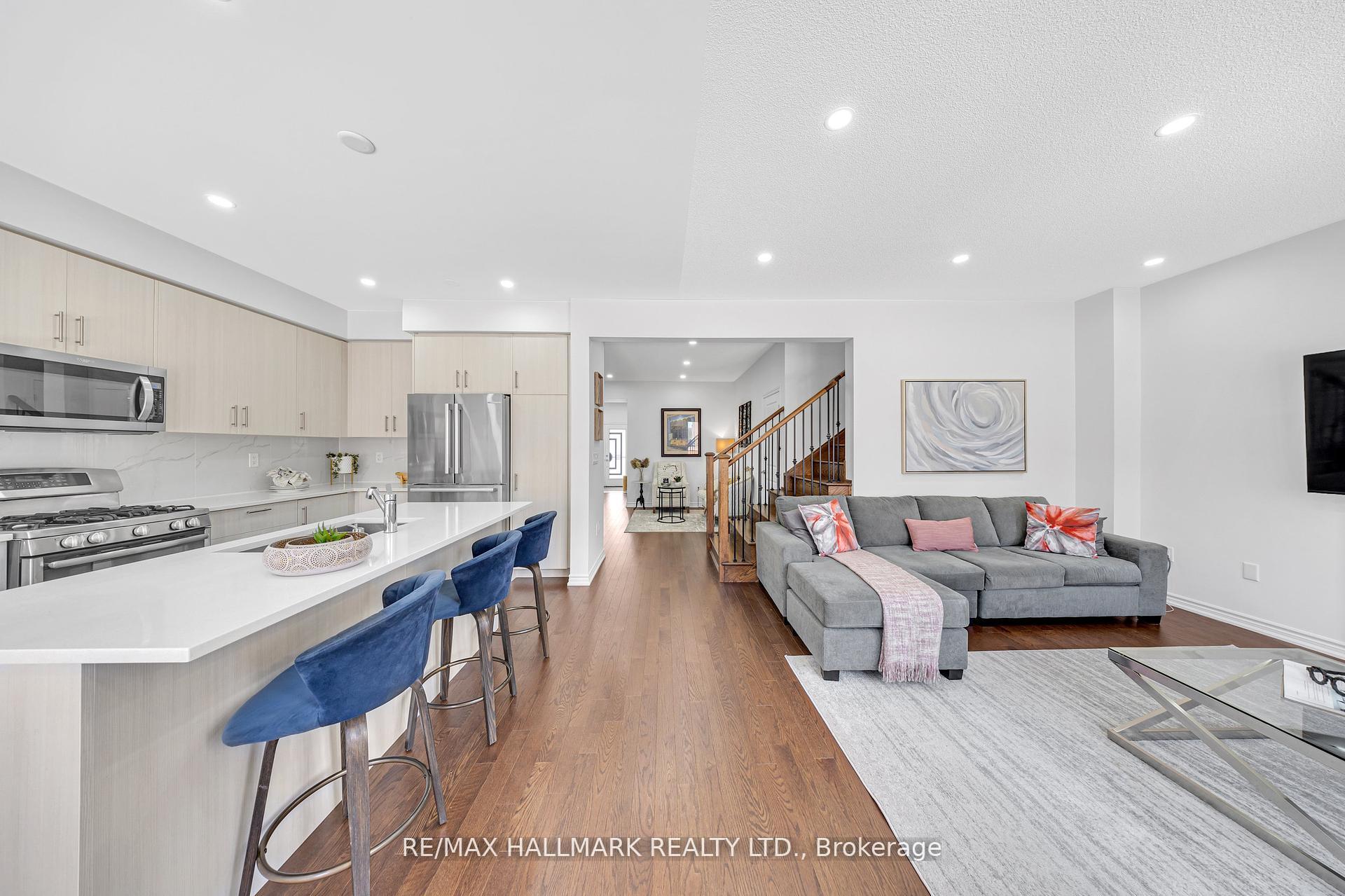 Photo 17 of 28 Huggins Drive, Whitby, Rural Whitby — HOMEH