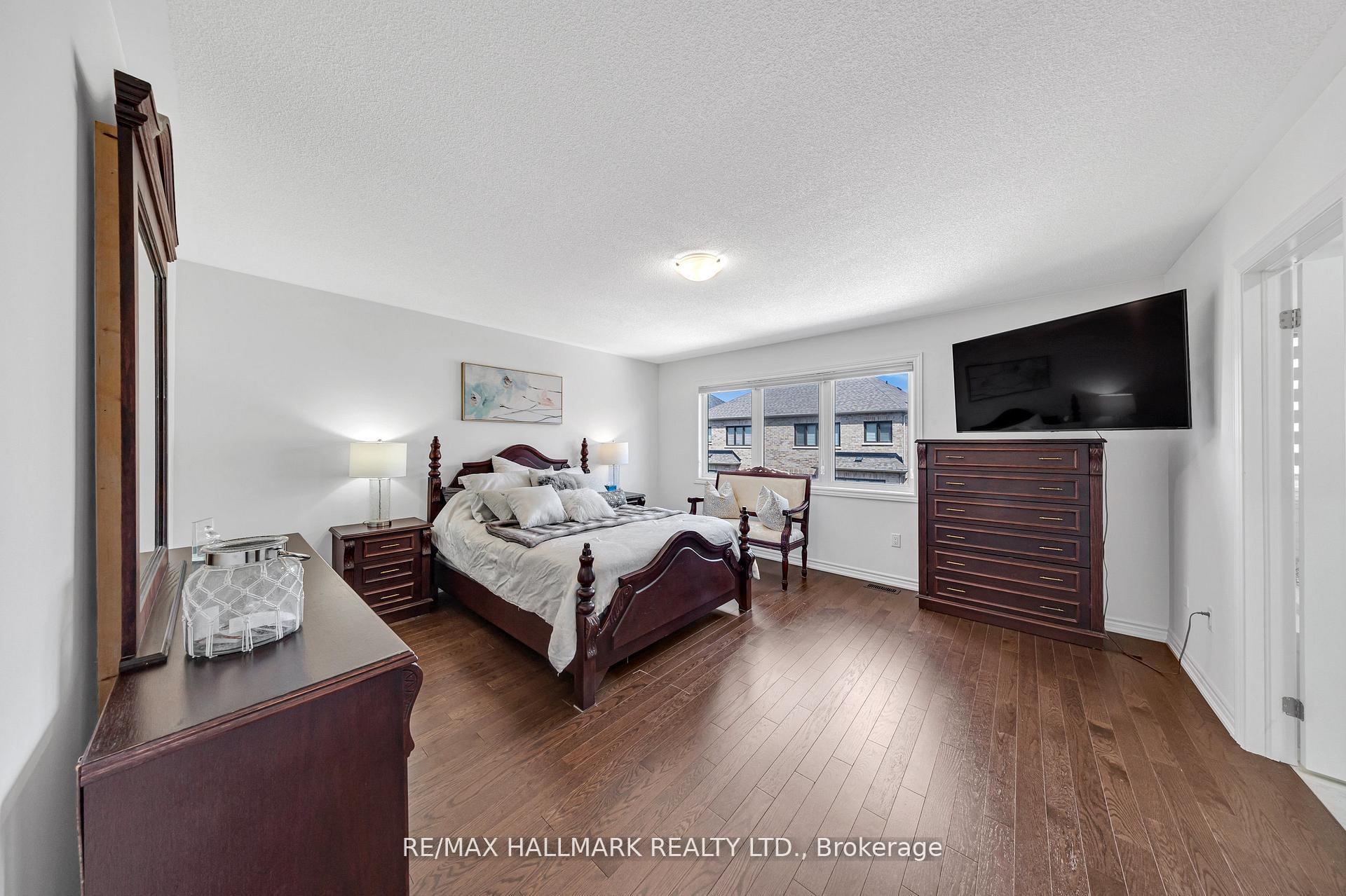 Photo 21 of 28 Huggins Drive, Whitby, Rural Whitby — HOMEH