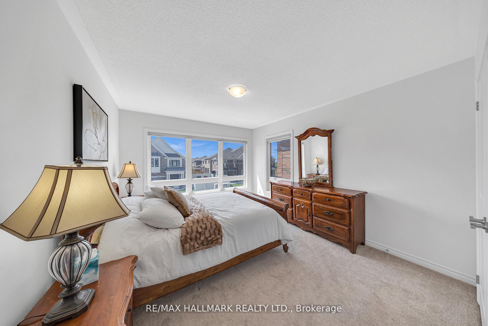 Photo 40 of 28 Huggins Drive, Whitby, Rural Whitby — HOMEH