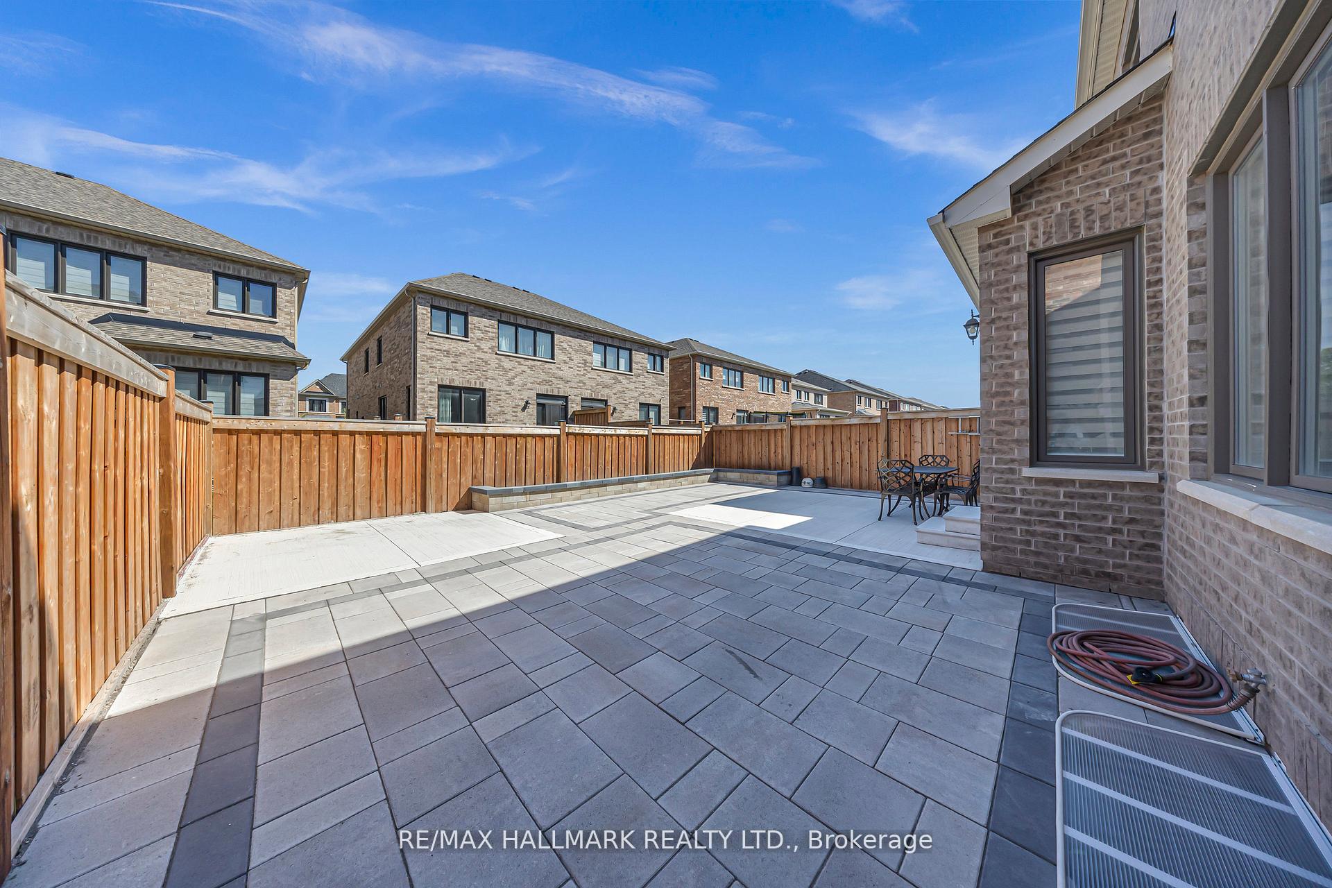 Photo 30 of 28 Huggins Drive, Whitby, Rural Whitby — HOMEH