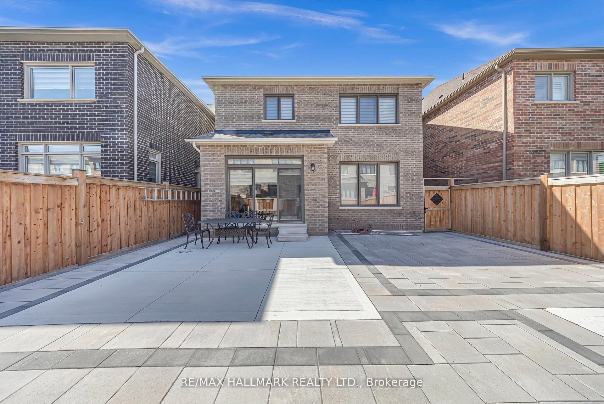 Photo 35 of 28 Huggins Drive, Whitby, Rural Whitby — HOMEH