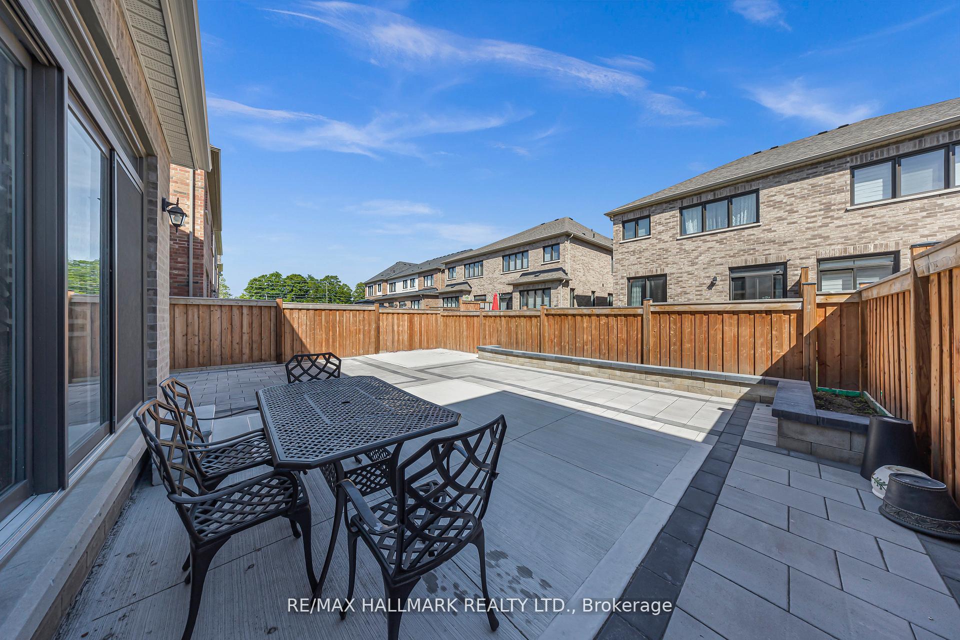 Photo 31 of 28 Huggins Drive, Whitby, Rural Whitby — HOMEH