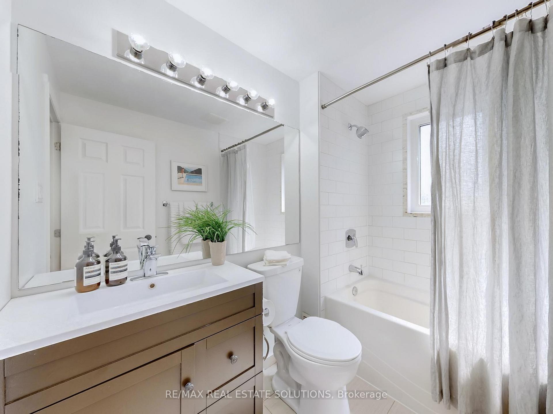 Photo 14 of 114 Booth Avenue, Toronto, South Riverdale — HOMEH