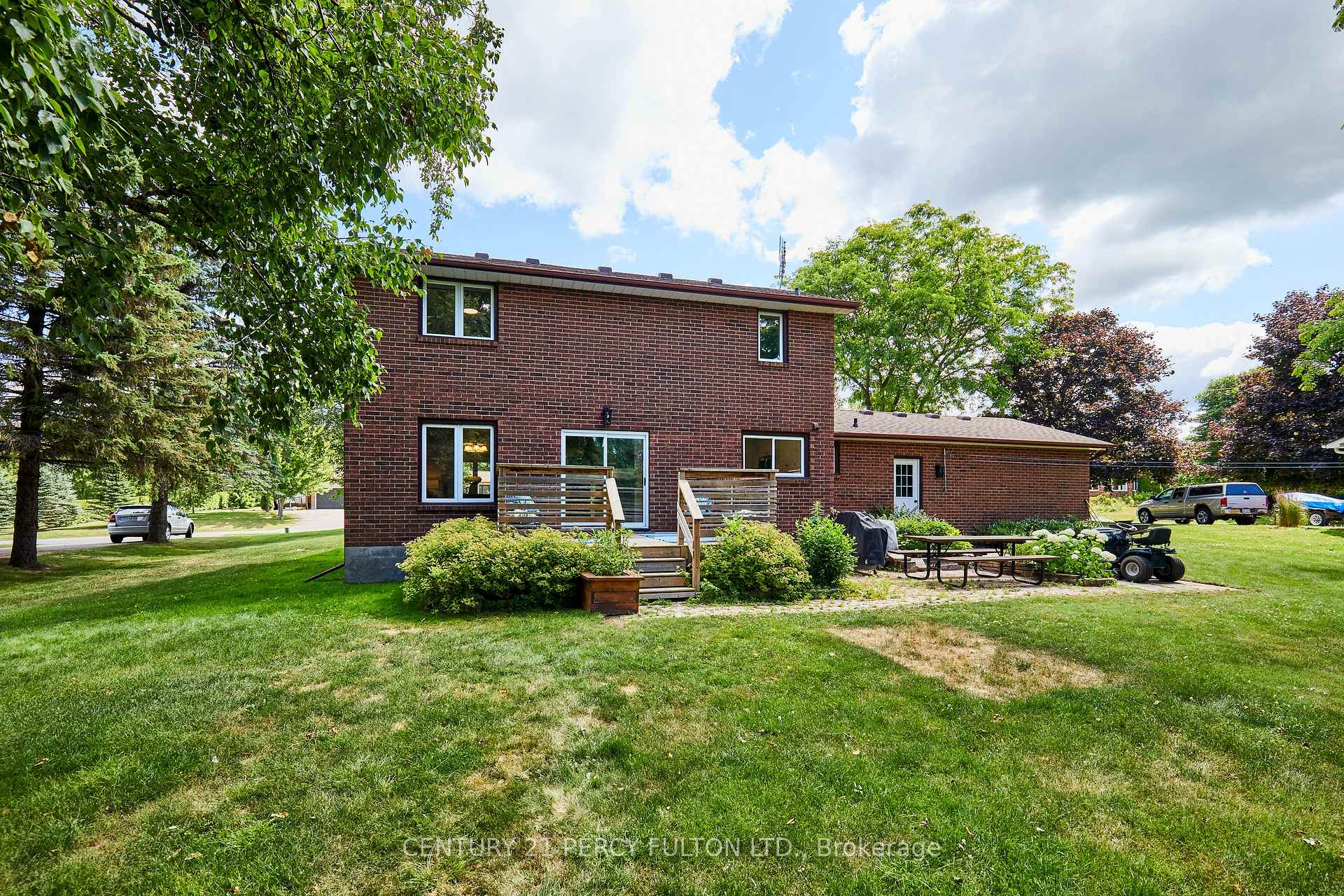 Photo 32 of 613 Alma Street, Scugog, Port Perry — HOMEH