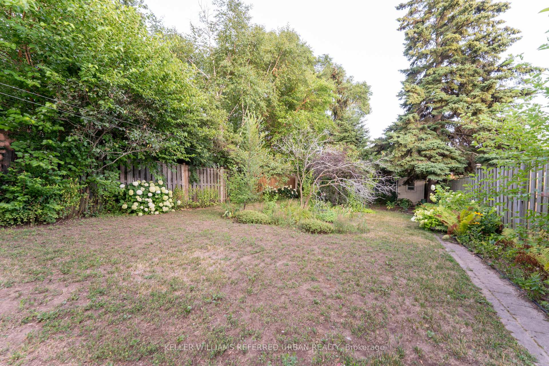 Photo 12 of 7 Davies Crescent, Toronto, East York — HOMEH