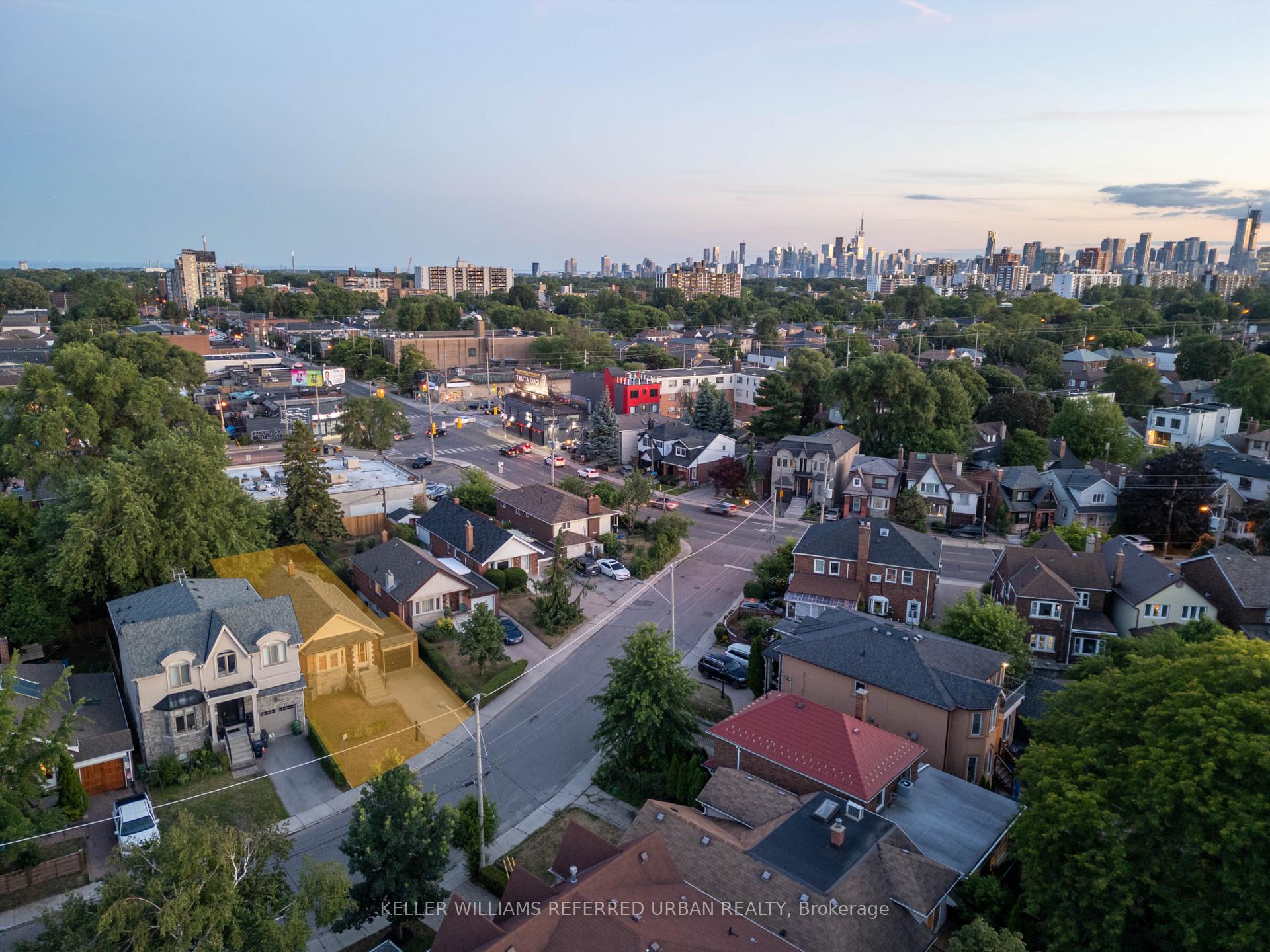 Photo 5 of 7 Davies Crescent, Toronto, East York — HOMEH