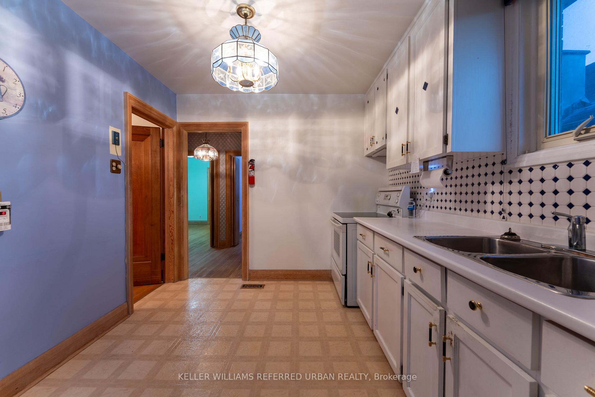 Photo 7 of 7 Davies Crescent, Toronto, East York — HOMEH