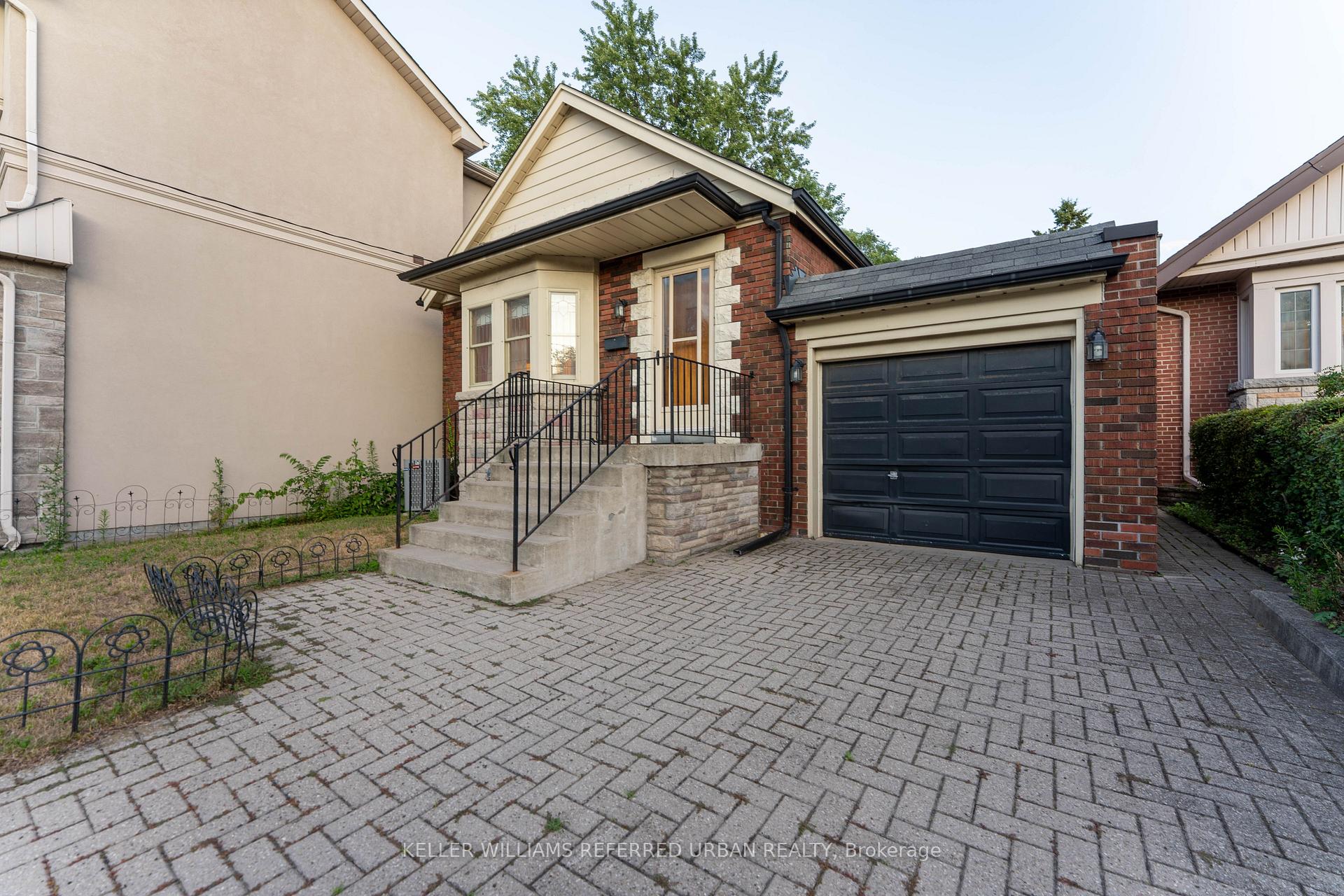 Photo 18 of 7 Davies Crescent, Toronto, East York — HOMEH