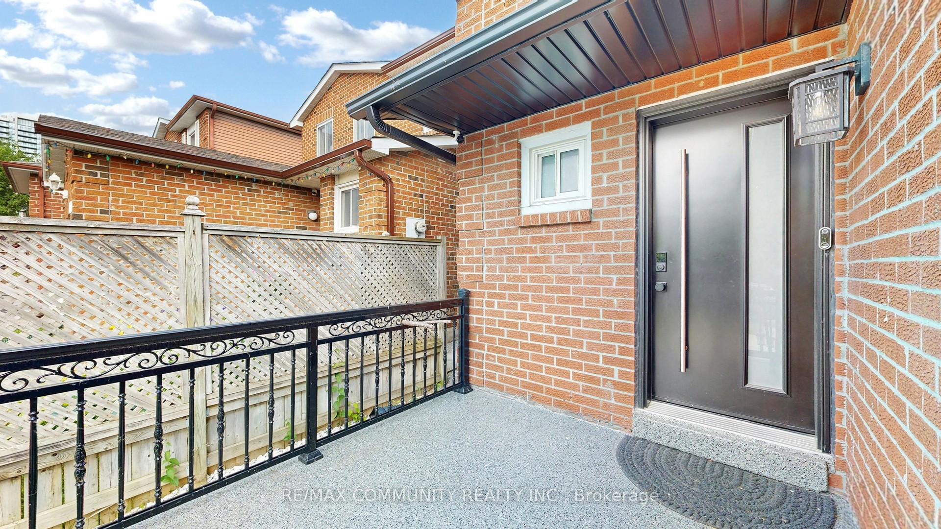 Photo 5 of 1117 Tanzer Court, Pickering, Bay Ridges — HOMEH