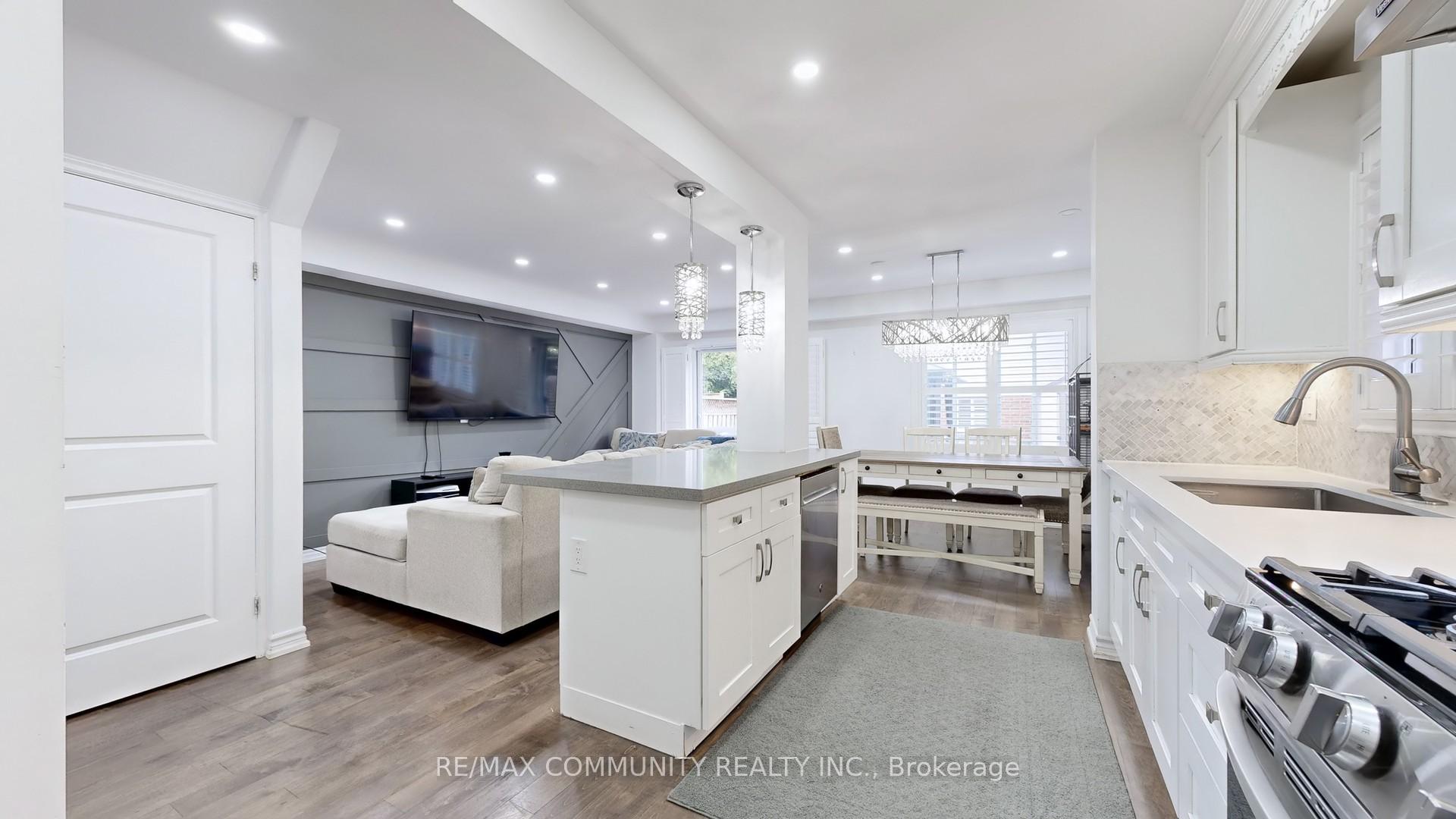 Photo 7 of 1117 Tanzer Court, Pickering, Bay Ridges — HOMEH