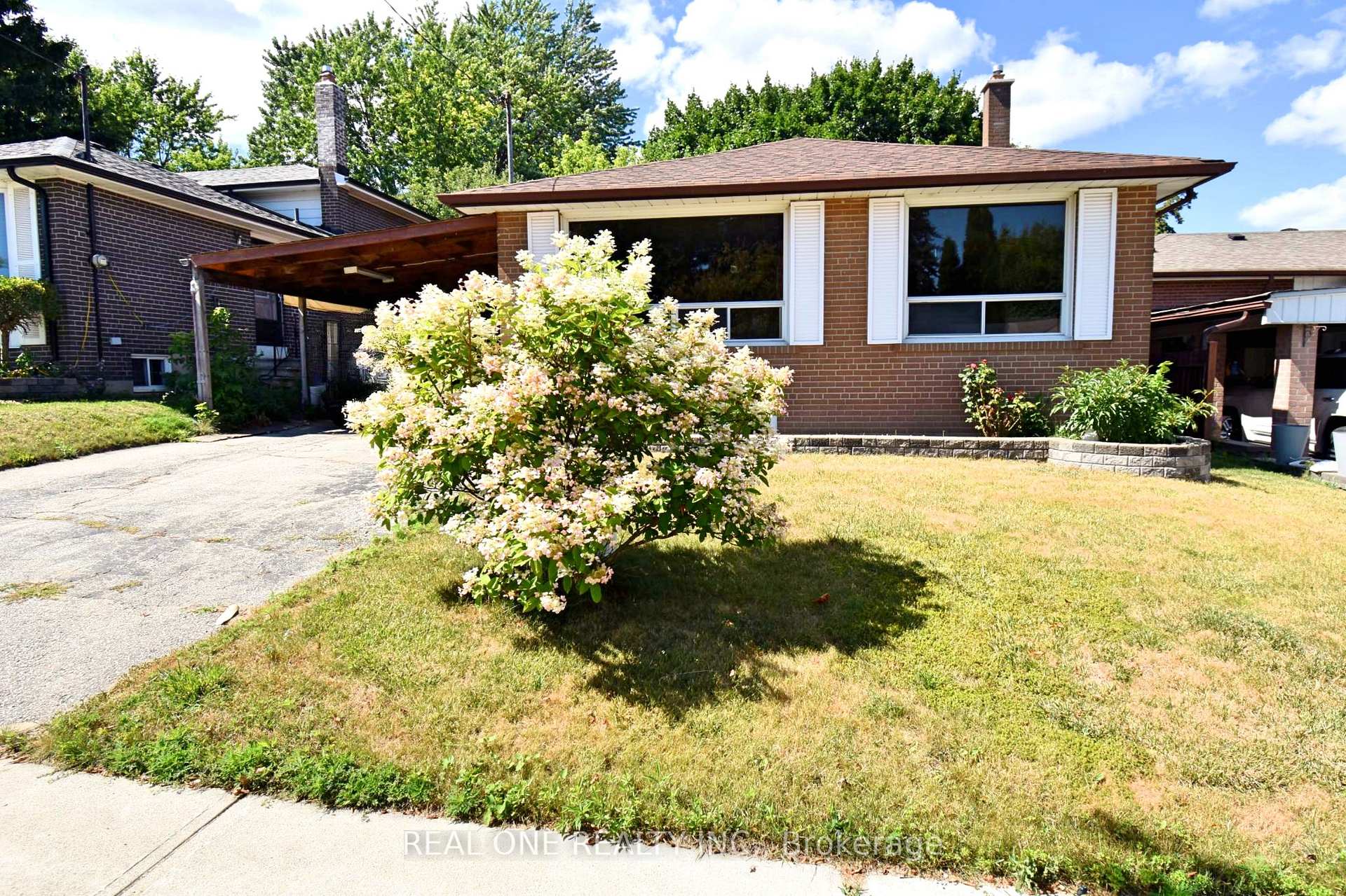 Photo 10 of 52 Greendowns Drive, Scarborough, Scarborough Village — HOMEH