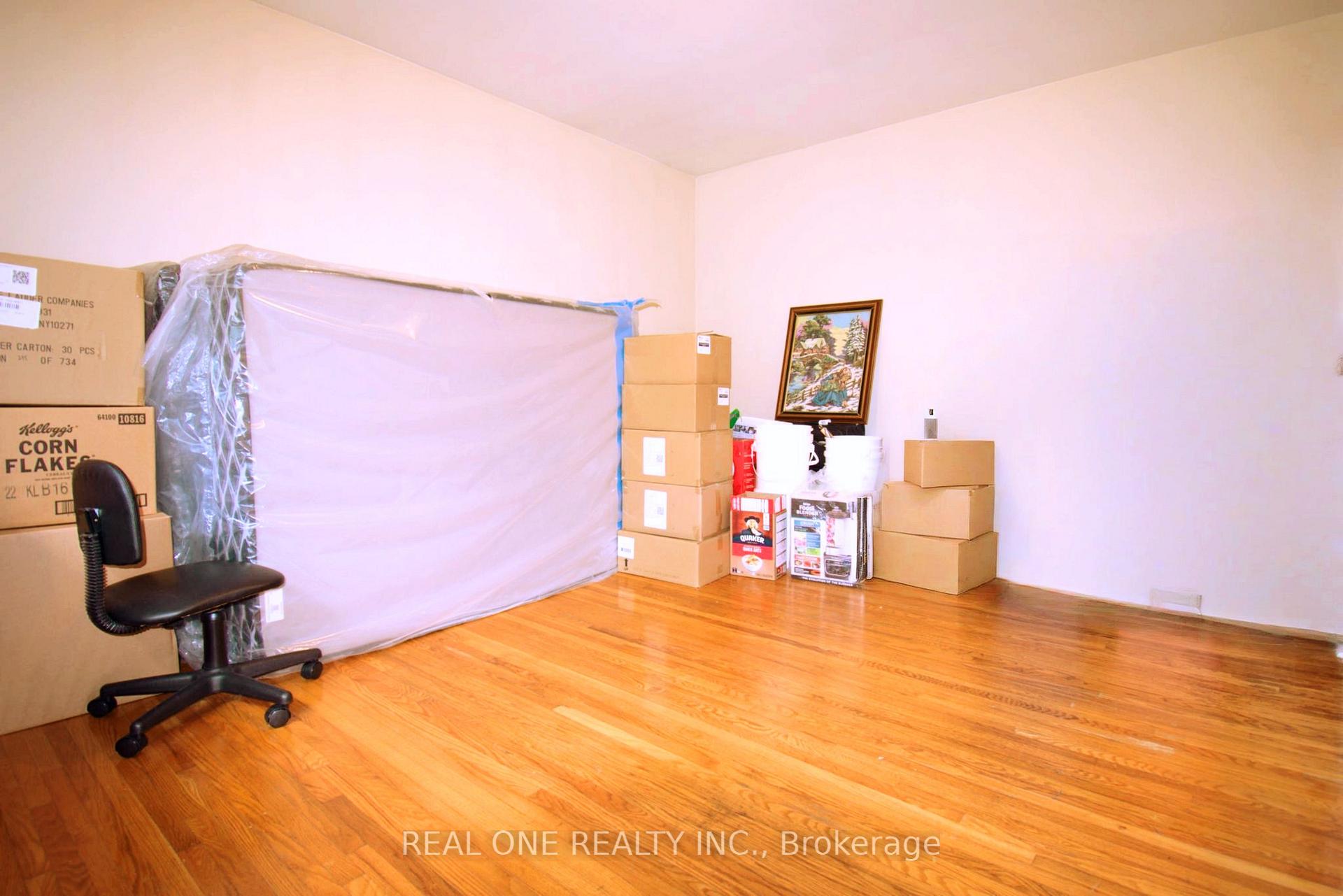 Photo 5 of 52 Greendowns Drive, Scarborough, Scarborough Village — HOMEH