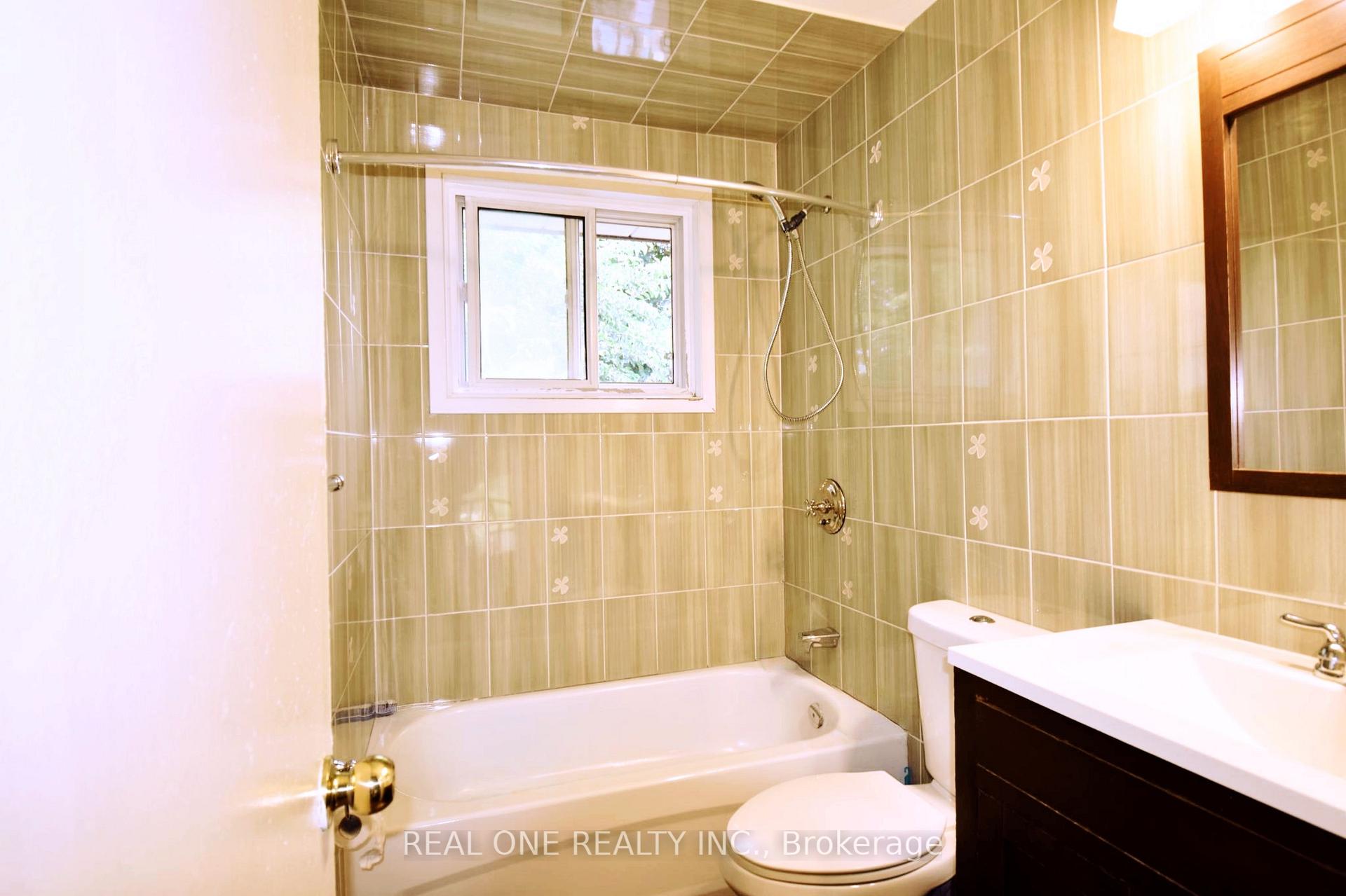 Photo 6 of 52 Greendowns Drive, Scarborough, Scarborough Village — HOMEH
