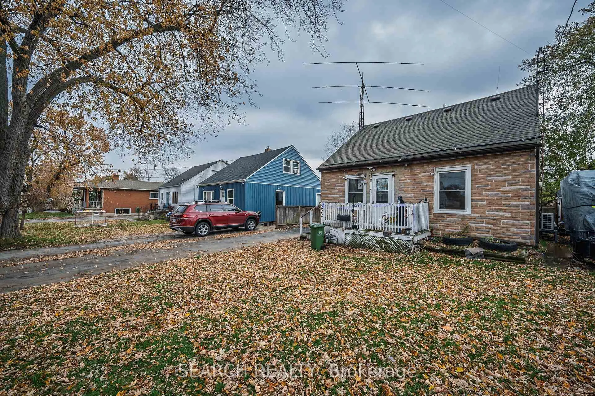 Photo 4 of 222 Walter Avenue N, Hamilton, Normanhurst — HOMEH