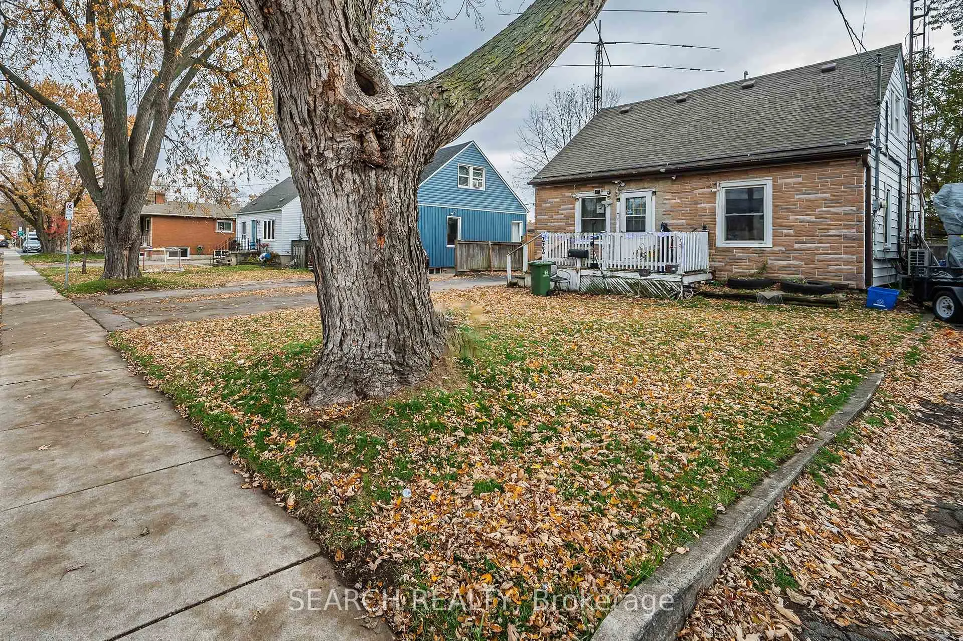 Photo 6 of 222 Walter Avenue N, Hamilton, Normanhurst — HOMEH