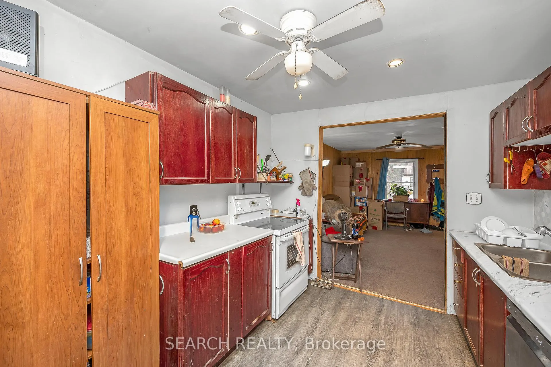 Photo 11 of 222 Walter Avenue N, Hamilton, Normanhurst — HOMEH