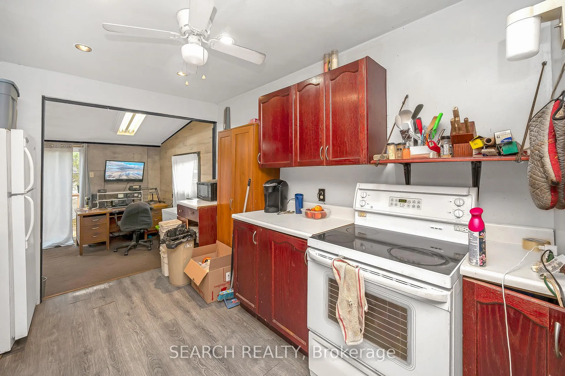 Photo 12 of 222 Walter Avenue N, Hamilton, Normanhurst — HOMEH