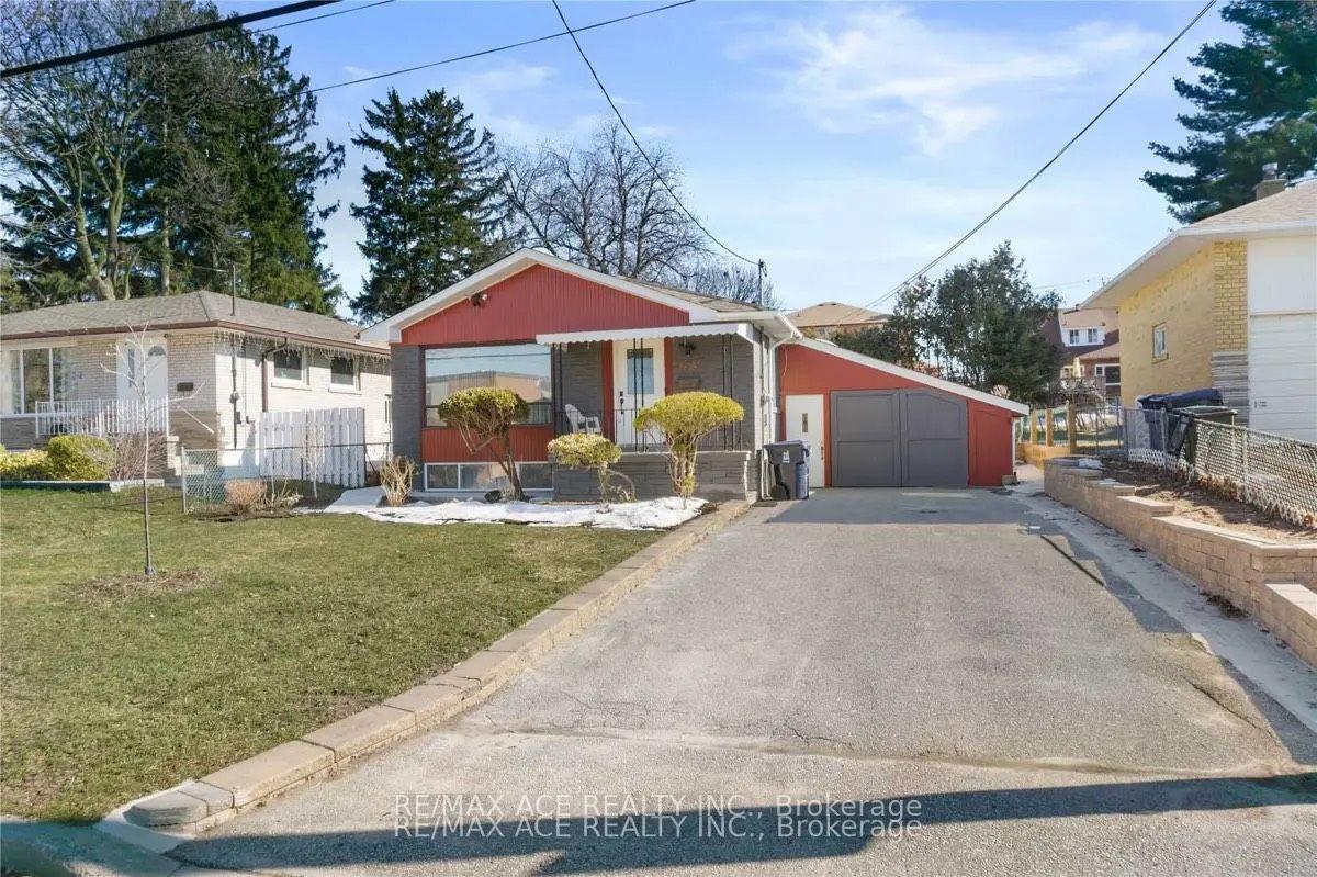 Photo 2 of 23 Macduff Crescent, Scarborough, Cliffcrest — HOMEH