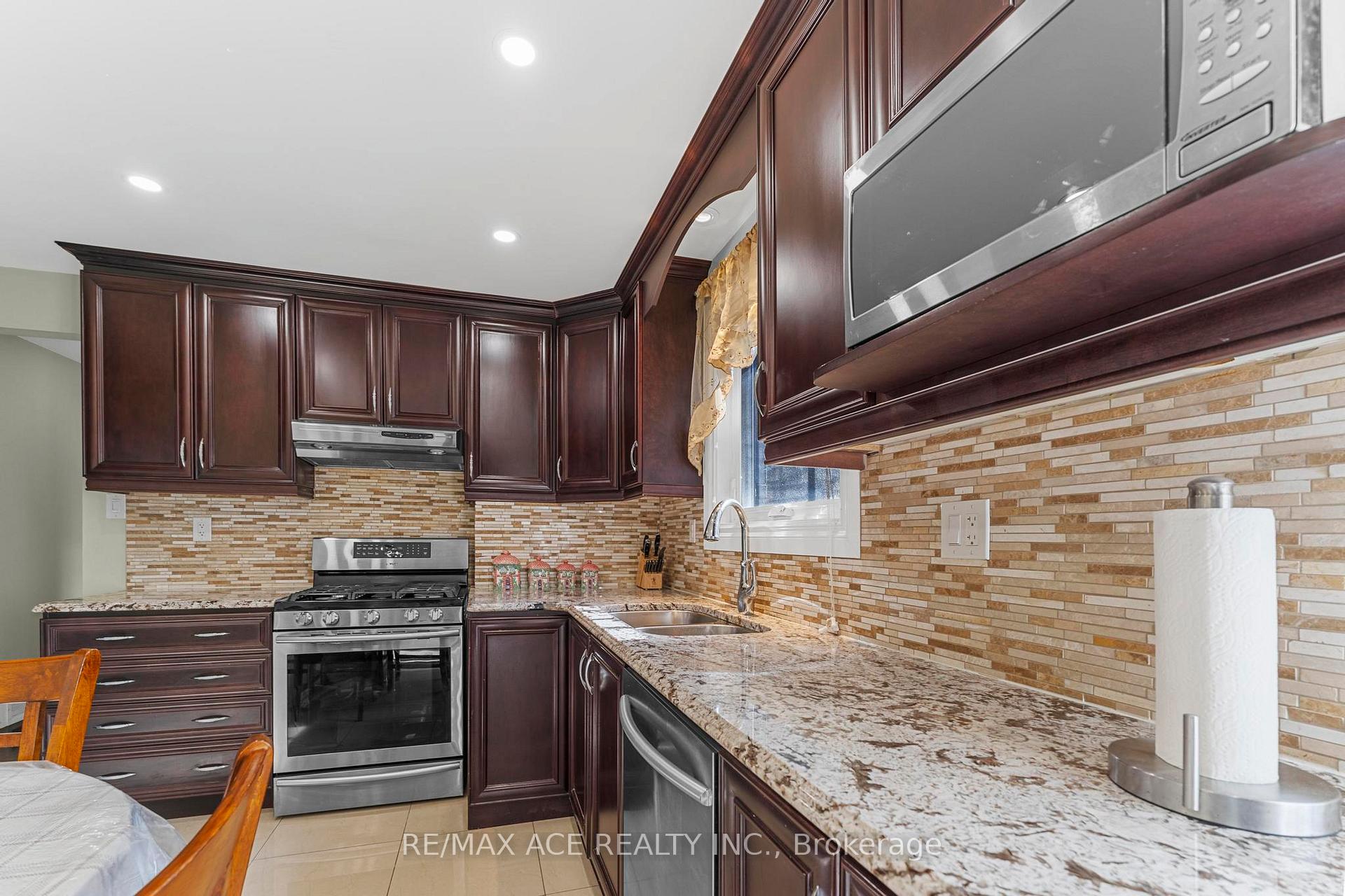 Photo 6 of 23 Macduff Crescent, Scarborough, Cliffcrest — HOMEH