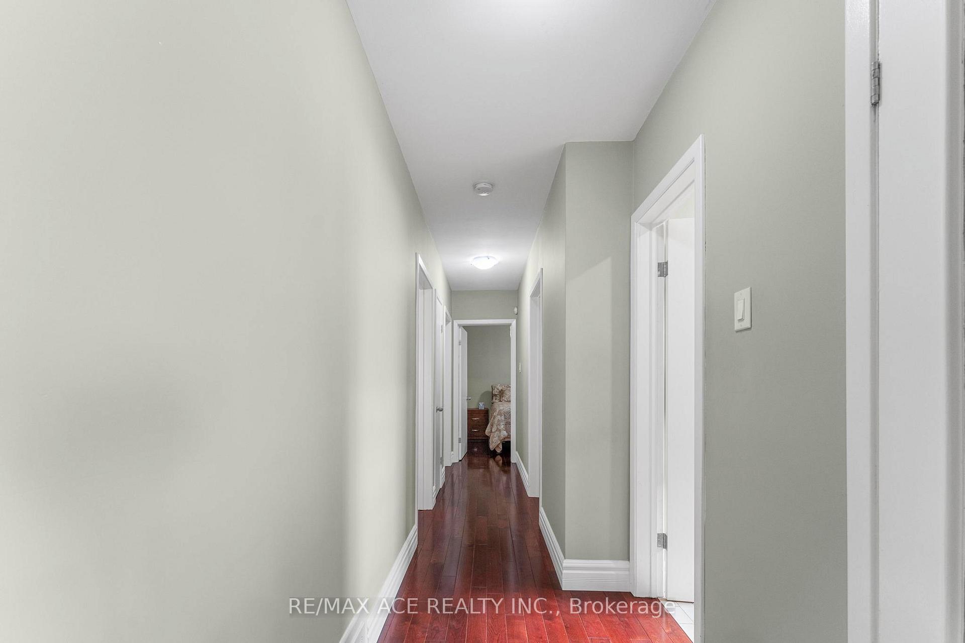 Photo 17 of 23 Macduff Crescent, Scarborough, Cliffcrest — HOMEH
