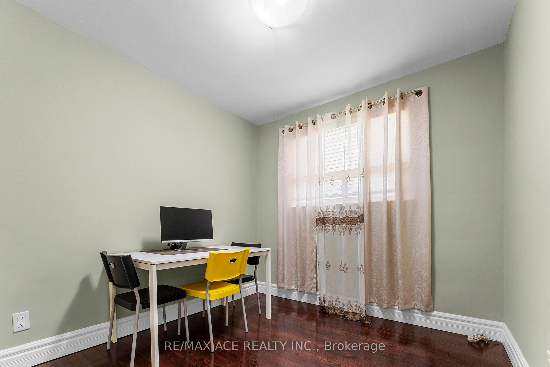 Photo 18 of 23 Macduff Crescent, Scarborough, Cliffcrest — HOMEH