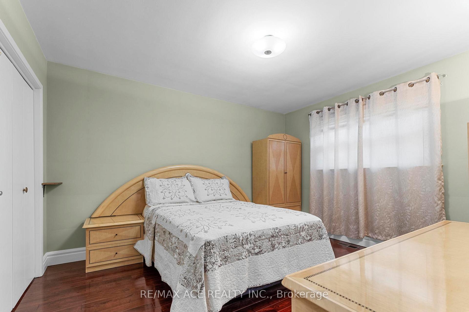 Photo 16 of 23 Macduff Crescent, Scarborough, Cliffcrest — HOMEH