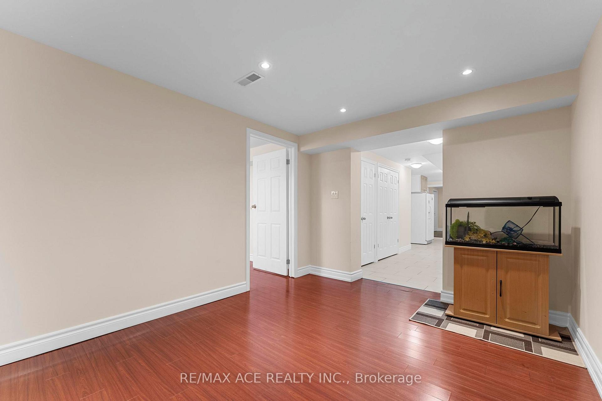 Photo 32 of 23 Macduff Crescent, Scarborough, Cliffcrest — HOMEH