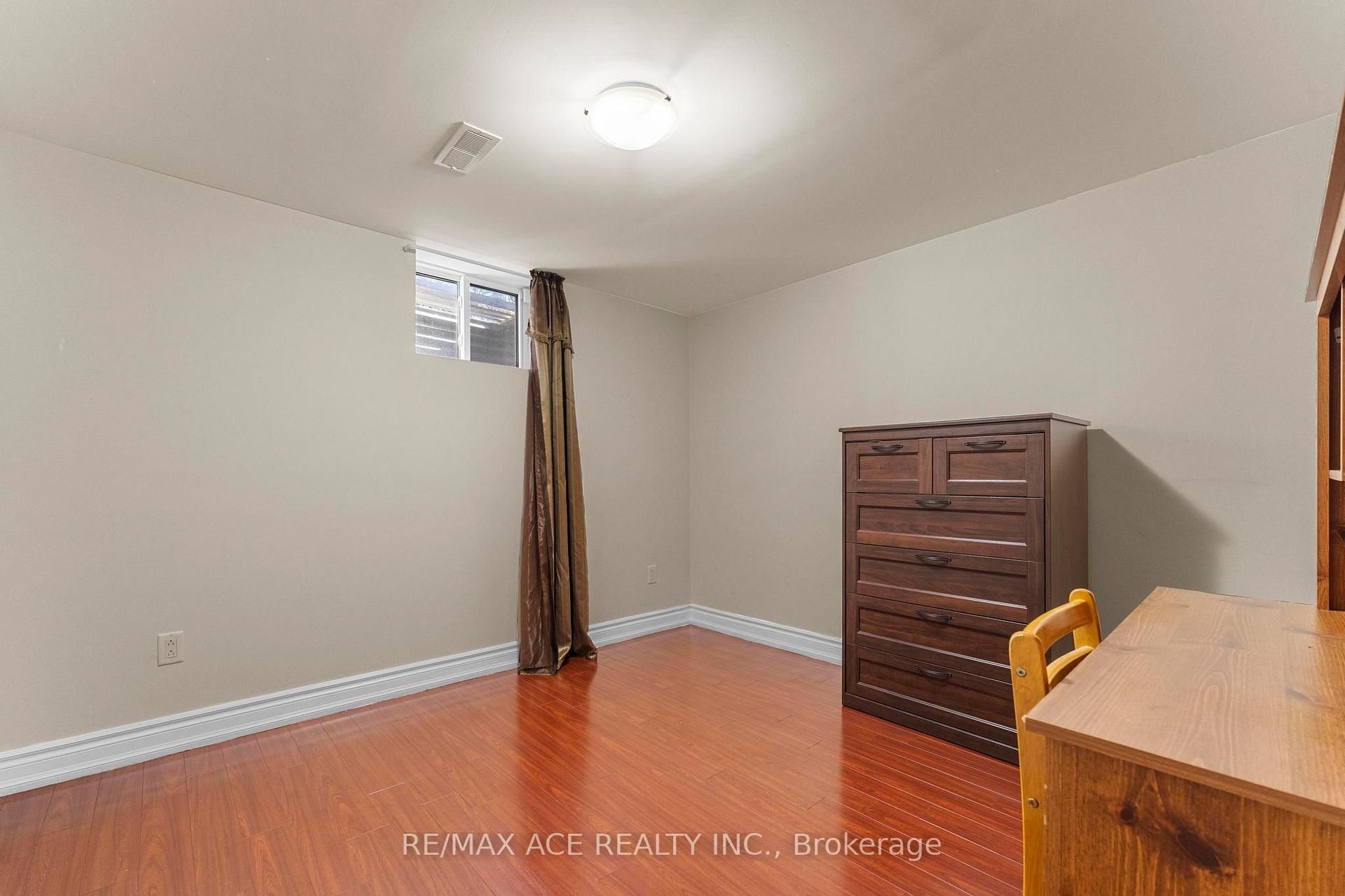 Photo 26 of 23 Macduff Crescent, Scarborough, Cliffcrest — HOMEH