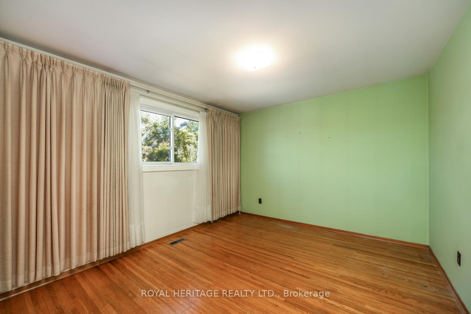 Photo 8 of 503 Wilson Road S, Oshawa, Donevan — HOMEH