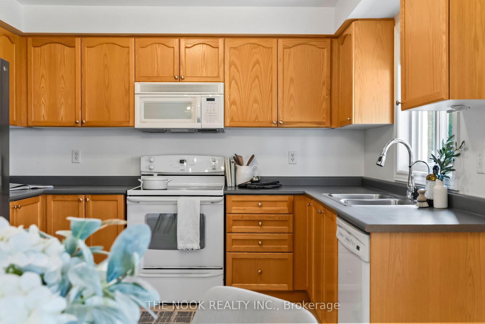 Photo 7 of 57 Dunwell Crescent, Ajax, Northeast Ajax — HOMEH