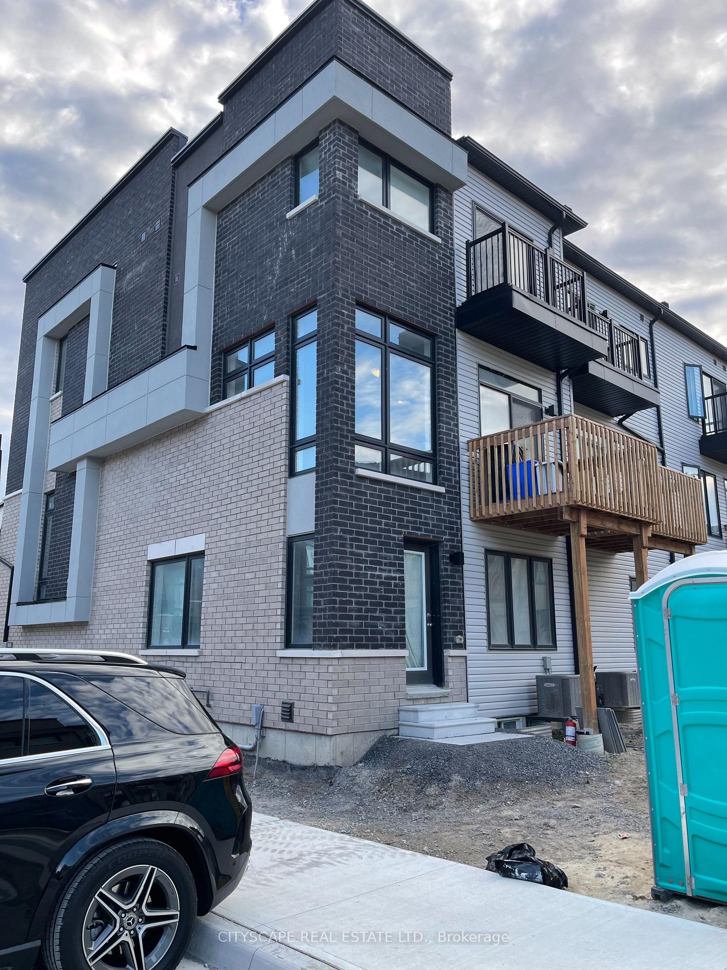 Photo 10 of 788 Heathrow Path, Oshawa, Samac — HOMEH