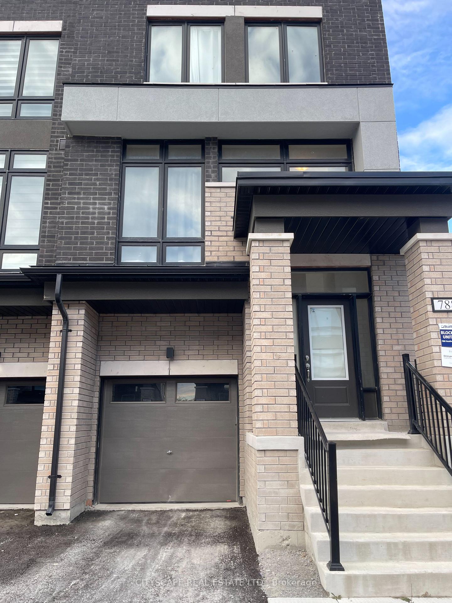 Photo 6 of 788 Heathrow Path, Oshawa, Samac — HOMEH